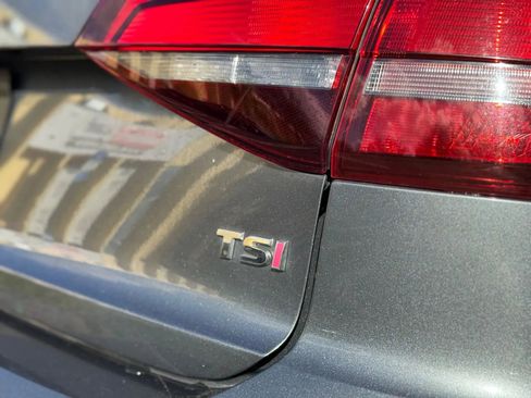 Used 2017 Volkswagen Jetta Sport FWD image 12