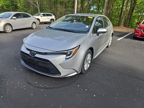 Used 2024 Toyota Corolla LE w/ LE Convenience Package image 13