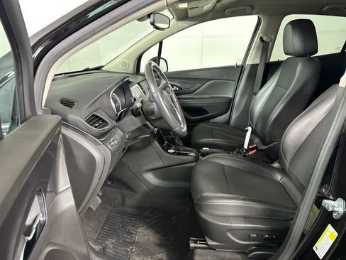 Used 2022 Buick Encore Preferred w/ Safety Package image 11