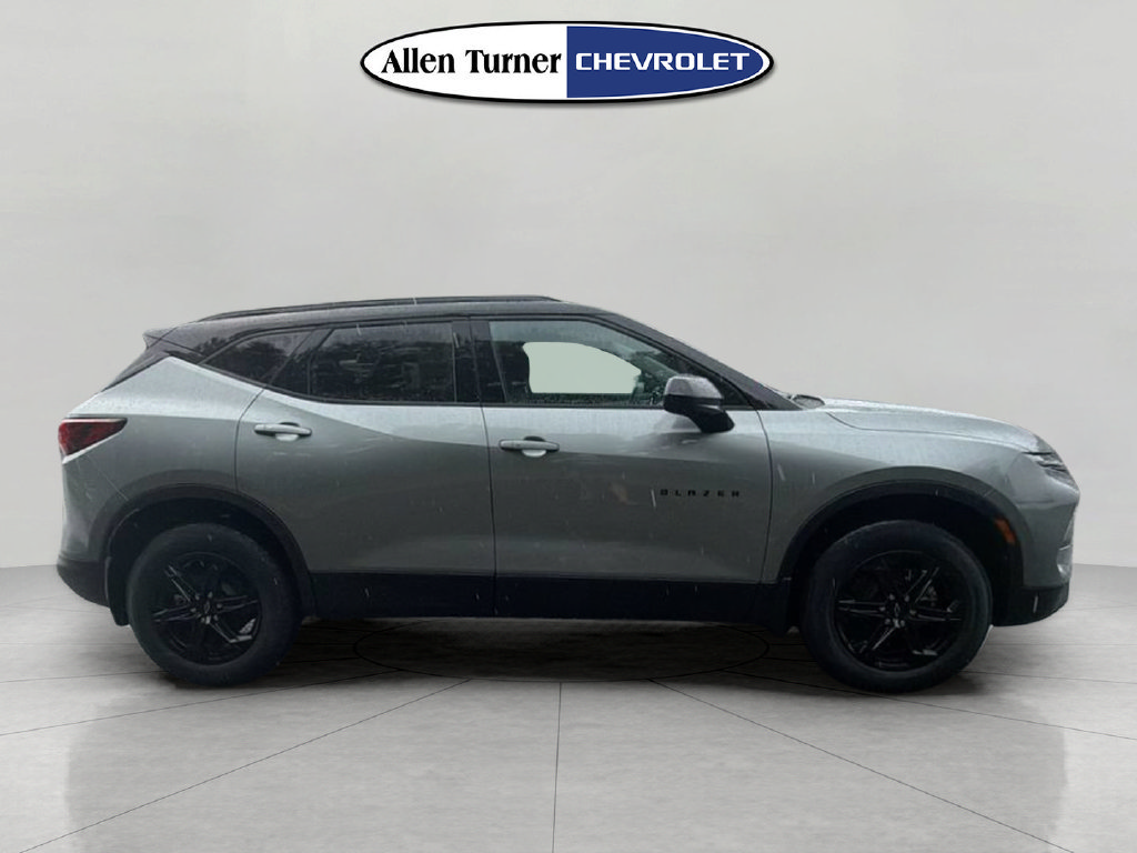 New 2026 Chevrolet Blazer LT w/ Convenience Package FWD image 3