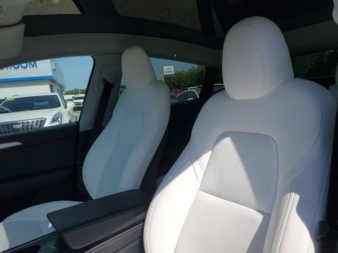 Used 2024 Tesla Model Y Long Range RWD image 5