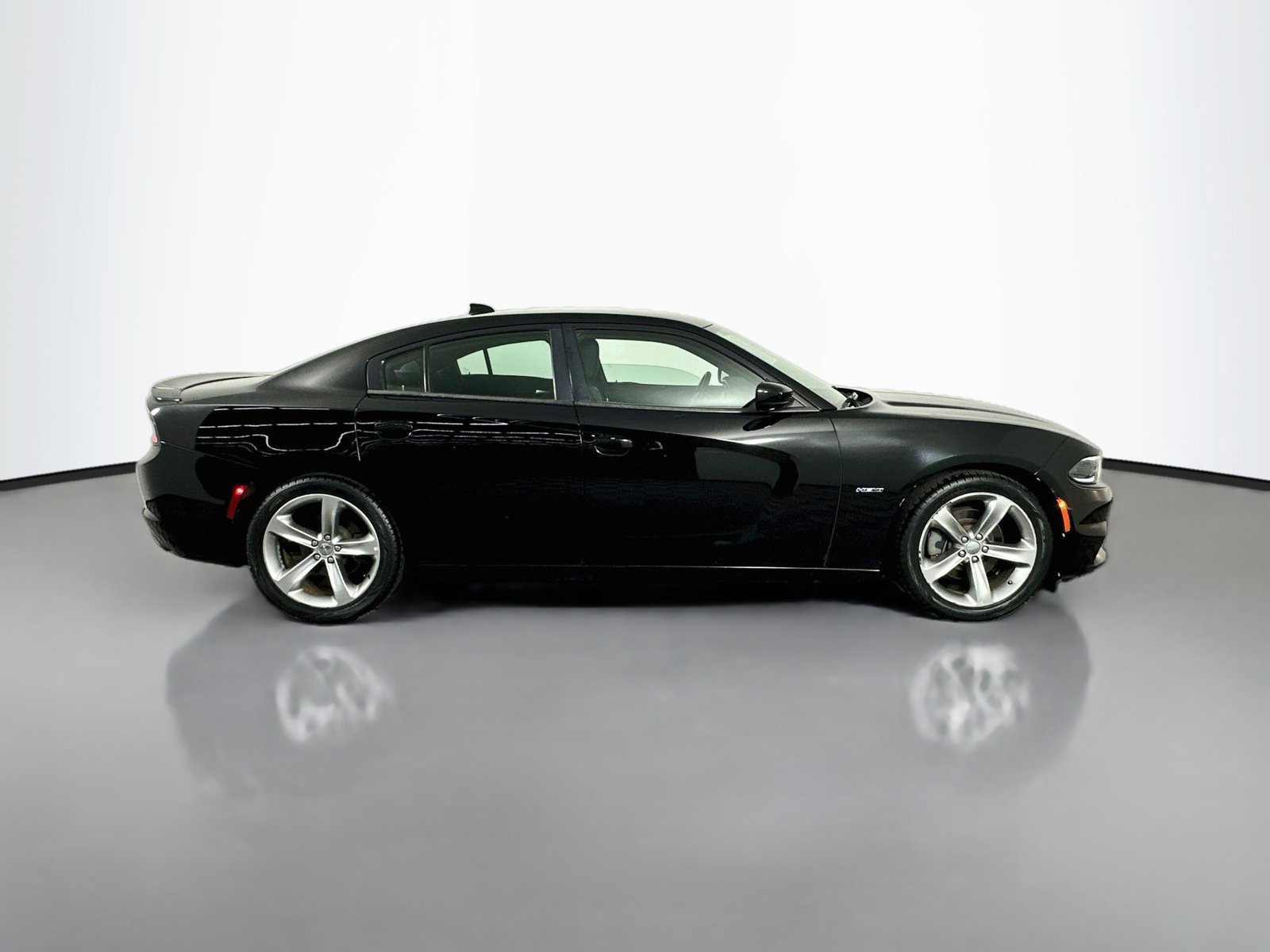 Used 2016 Dodge Charger R/T RWD image 8
