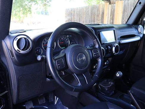 Used 2017 Jeep Wrangler Unlimited Sahara w/ Trailer Tow Group AWD/4WD image 15