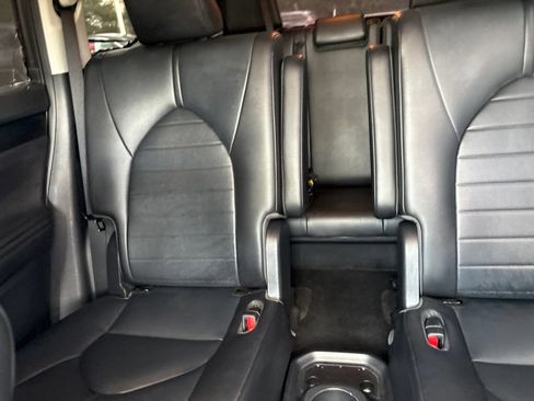 Used 2020 Toyota Highlander XLE FWD image 20