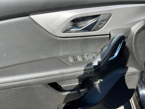 Used 2025 Chevrolet Blazer LT FWD image 18