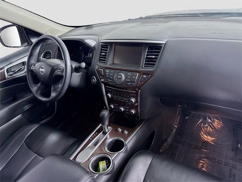 Used 2016 Nissan Pathfinder Platinum image 31