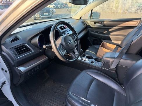 Used 2017 Subaru Outback 2.5i Limited AWD/4WD image 4