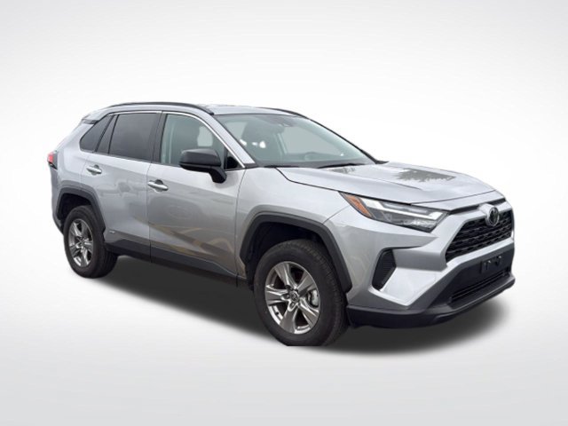Used 2025 Toyota RAV4 LE AWD/4WD image 2
