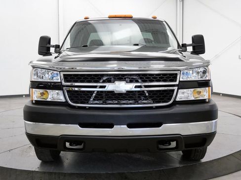 Used 2007 Chevrolet Silverado 3500 LT AWD/4WD image 2