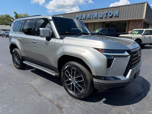 Used 2024 Lexus GX 550 w/ Accessory Package (Z1) AWD/4WD image 9