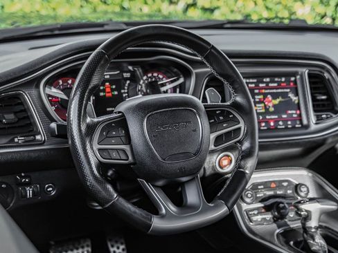 Used 2019 Dodge Challenger SRT Hellcat Redeye image 17