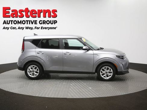 Used 2025 Kia Soul LX w/ LX Technology Package FWD image 45