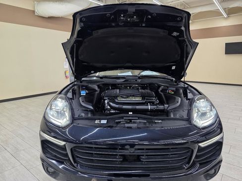 Used 2016 Porsche Cayenne AWD/4WD image 48