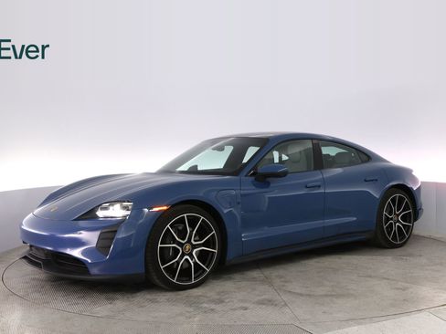 Used 2023 Porsche Taycan w/ Premium Package image 18