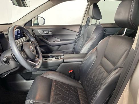 Used 2022 Nissan Rogue Platinum w/ Head-Up Display Package image 12