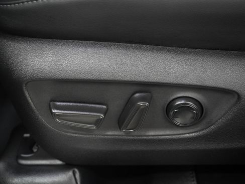 Used 2026 Toyota Highlander Limited AWD/4WD image 26