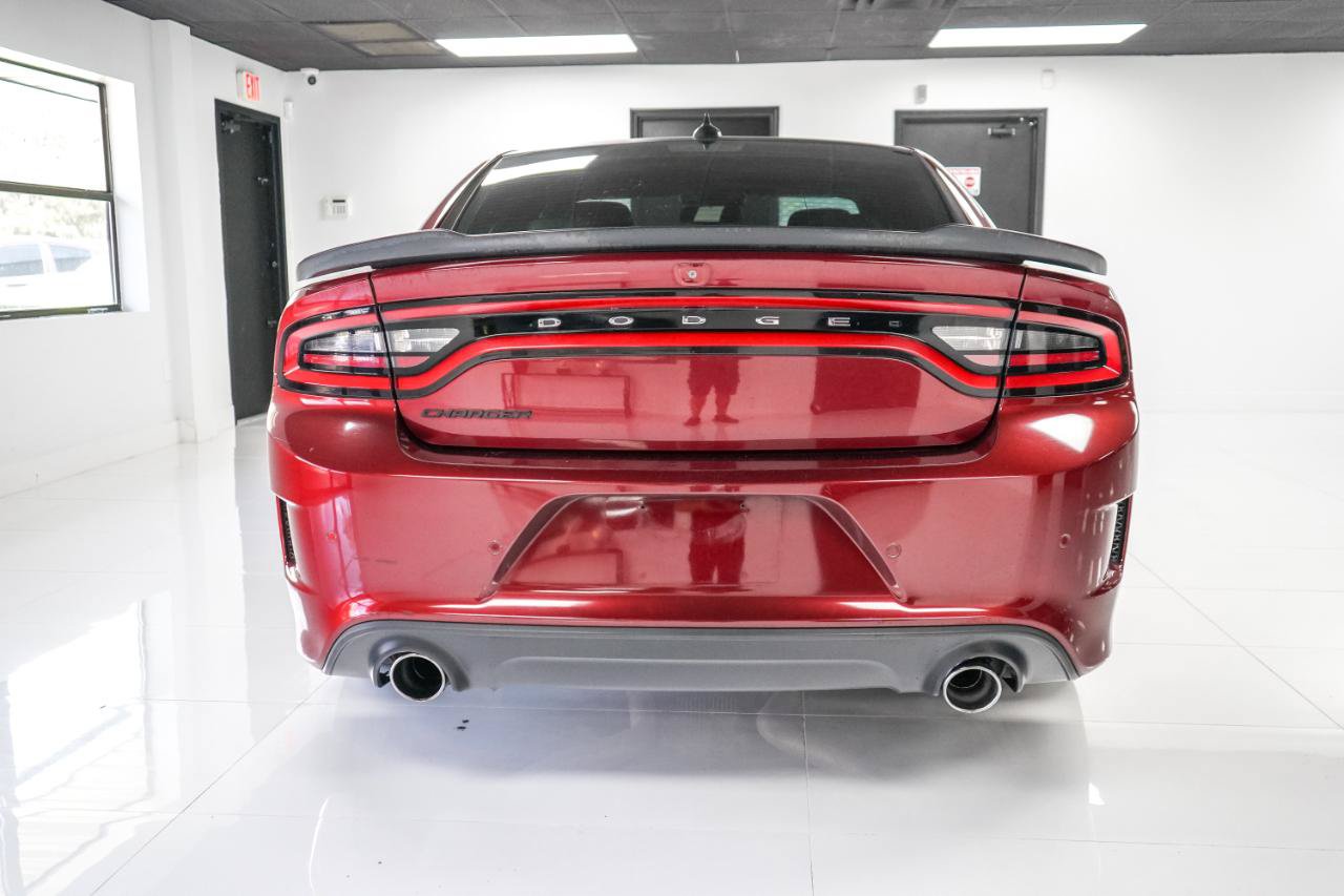 Used 2018 Dodge Charger R/T RWD image 4