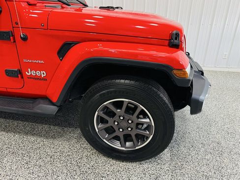 Used 2019 Jeep Wrangler Unlimited Sahara AWD/4WD image 9