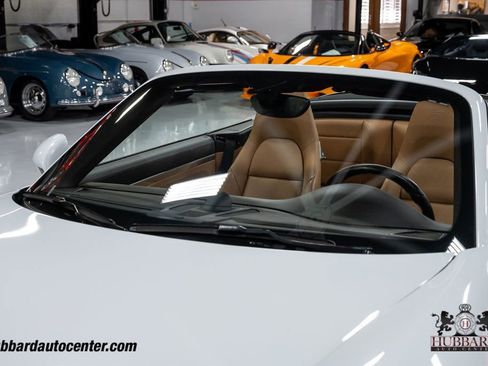 Used 2015 Porsche 911 4 Cabriolet image 39