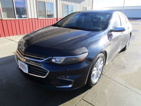 Used 2018 Chevrolet Malibu LT w/ Driver Confidence Package image 11