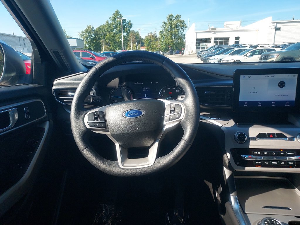Used 2024 Ford Explorer XLT w/ Equipment Group 202A AWD/4WD image 10