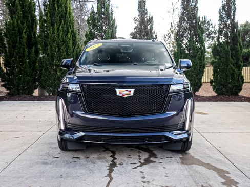 Used 2023 Cadillac Escalade ESV Sport w/ Touring Package image 3