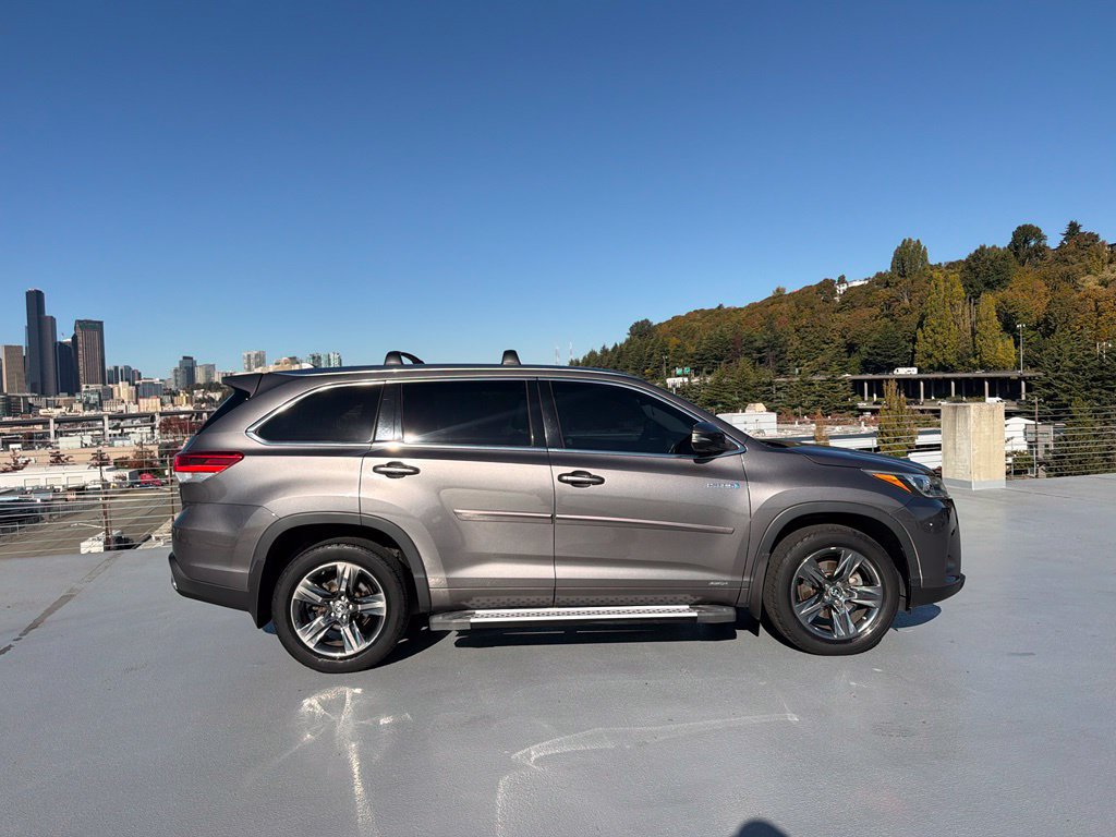 Used 2017 Toyota Highlander Limited Platinum w/ Carpet Mat Package AWD/4WD image 2