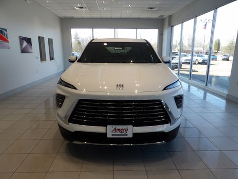 Used 2025 Buick Enclave Preferred image 2