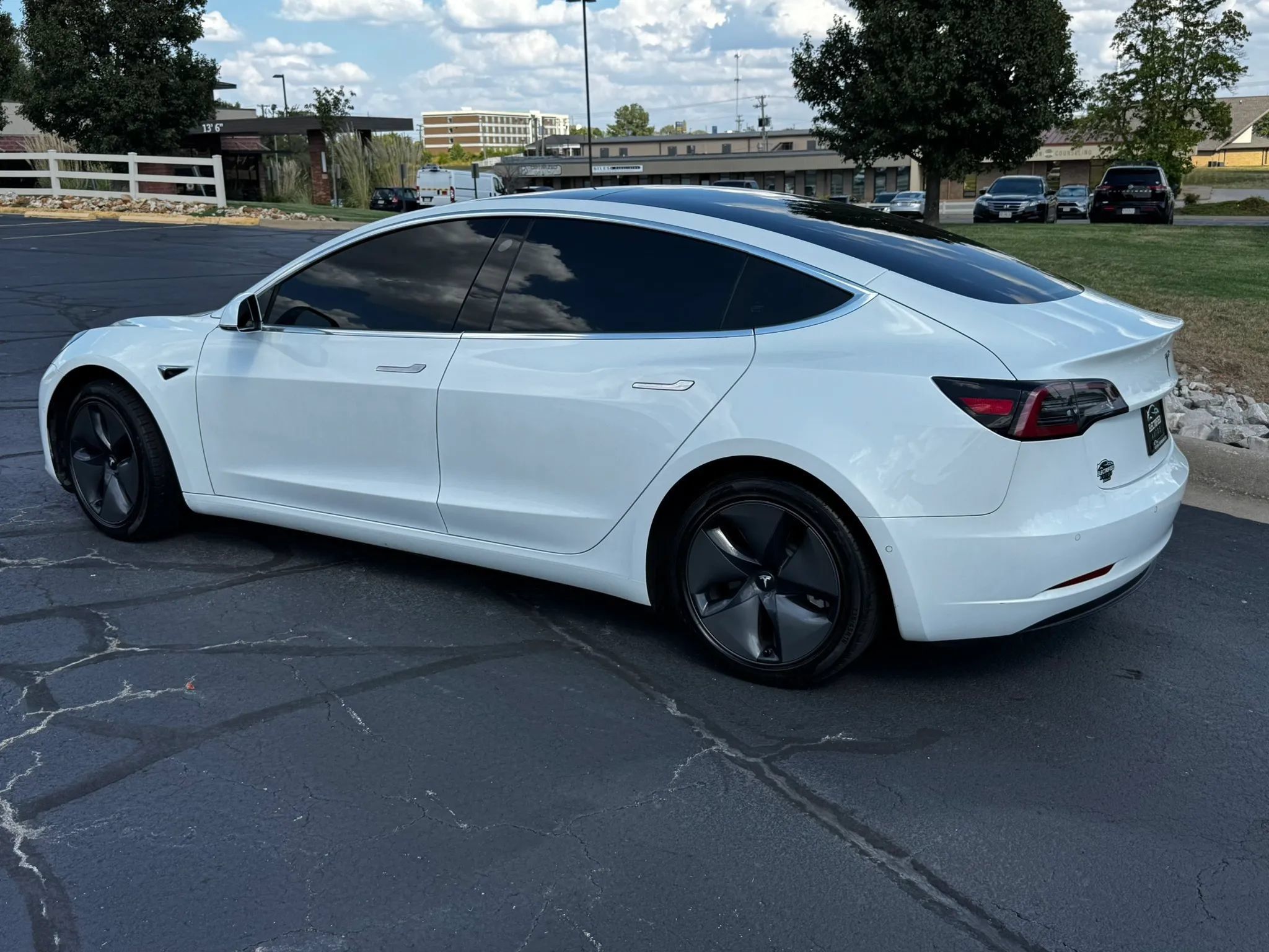 Used 2018 Tesla Model 3 Long Range RWD image 2