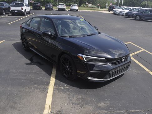 Used 2024 Honda Civic Sport image 3