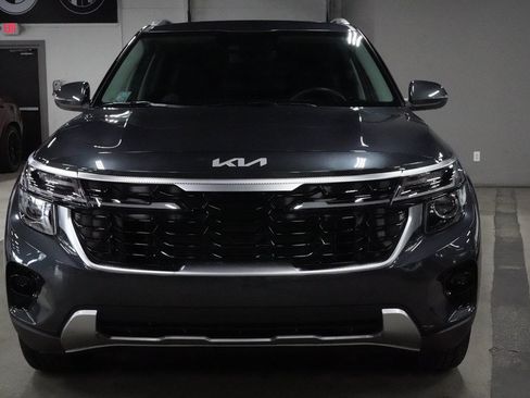 Used 2025 Kia Seltos EX w/ EX Sunroof Package FWD image 8
