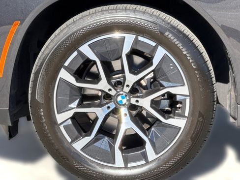 Used 2025 BMW X3 xDrive30i w/ Premium Package image 12