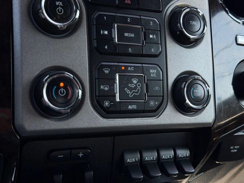 Used 2015 Ford F250 Platinum AWD/4WD image 42