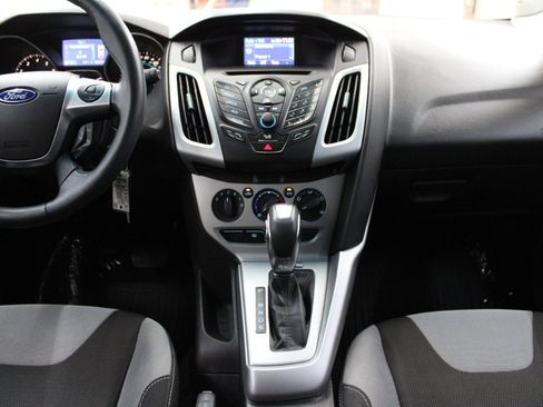 Used 2012 Ford Focus SE FWD image 17