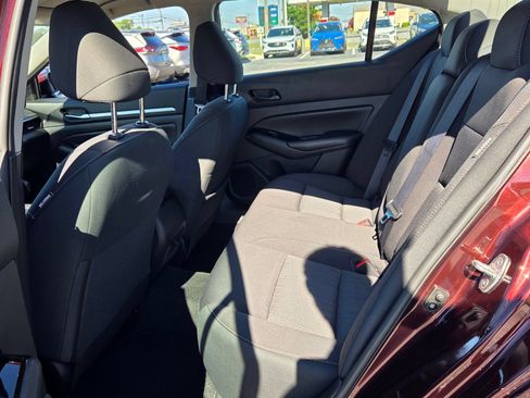 Used 2023 Nissan Altima 2.5 SV FWD image 6