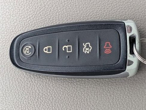 Used 2017 Ford Escape Titanium w/ Equipment Group 301A image 32