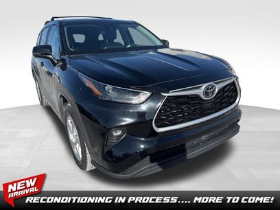 Used 2023 Toyota Highlander LE
