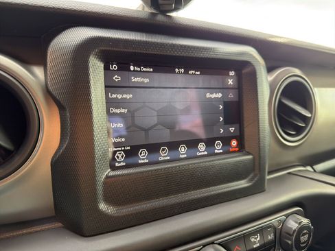 Used 2021 Jeep Wrangler Sport S image 39