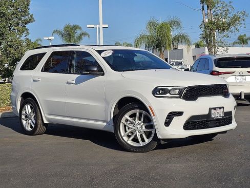 Used 2025 Dodge Durango GT image 3