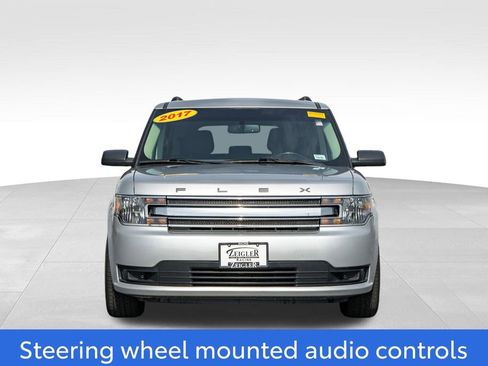 Used 2017 Ford Flex SE FWD image 2