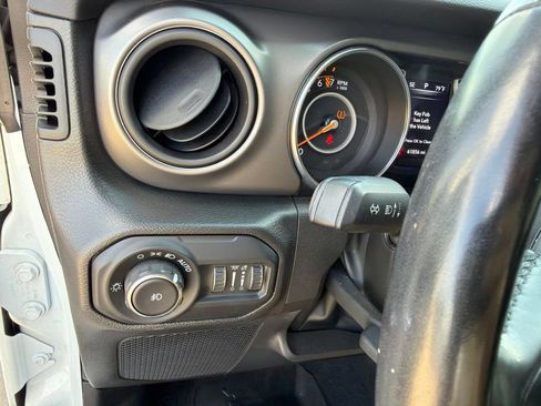 Used 2022 Jeep Wrangler Unlimited Sport AWD/4WD image 27