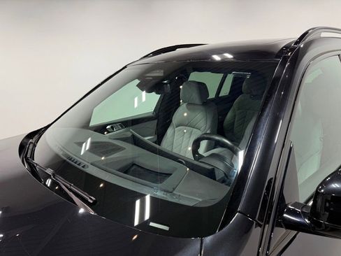 Used 2023 BMW X7 xDrive40i w/ Executive Package image 10