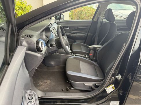 Used 2025 Nissan Versa SV image 27