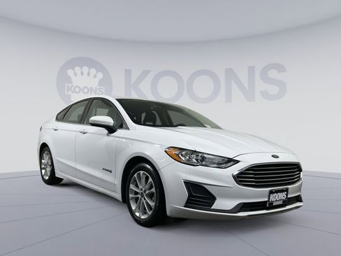 Used 2019 Ford Fusion SE image 10