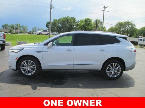 Used 2023 Buick Enclave Essence w/ Experience Buick Package AWD/4WD image 10