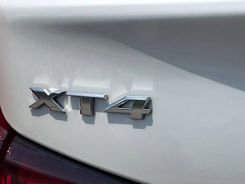 Used 2019 Cadillac XT4 Premium Luxury w/ Technology Package AWD/4WD image 18