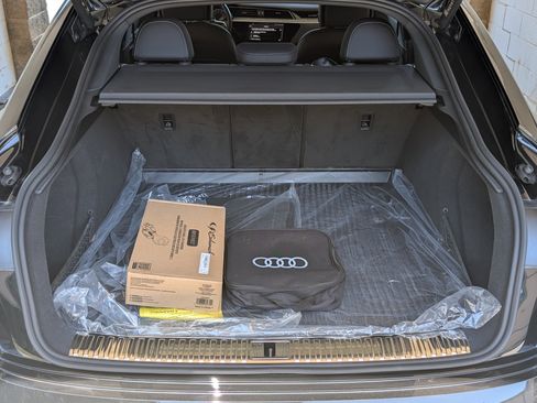 Used 2024 Audi Q8 e-tron Premium Plus w/ Premium Plus Package AWD/4WD image 19