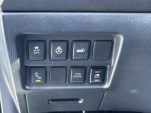 Used 2020 Nissan Pathfinder SL AWD/4WD image 31
