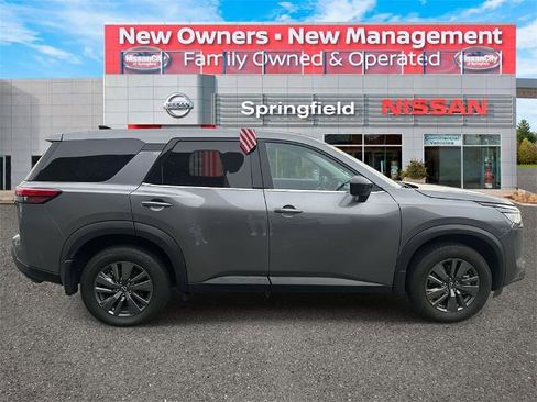 Certified 2024 Nissan Pathfinder S image 4