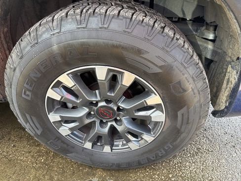 Used 2024 Nissan Titan PRO-4X w/ Pro-4x Convenience Package image 5